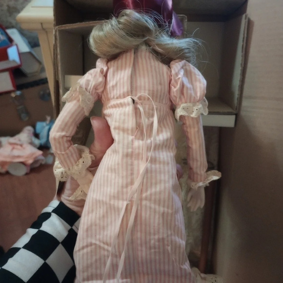 VINTAGE Franklin Heirloom Porcelain Doll Collectible - Picture 3 of 6